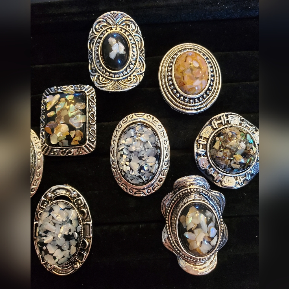 SOLD-Lot of 11pc beautiful natural cameo shell rings - Picture 3 of 3